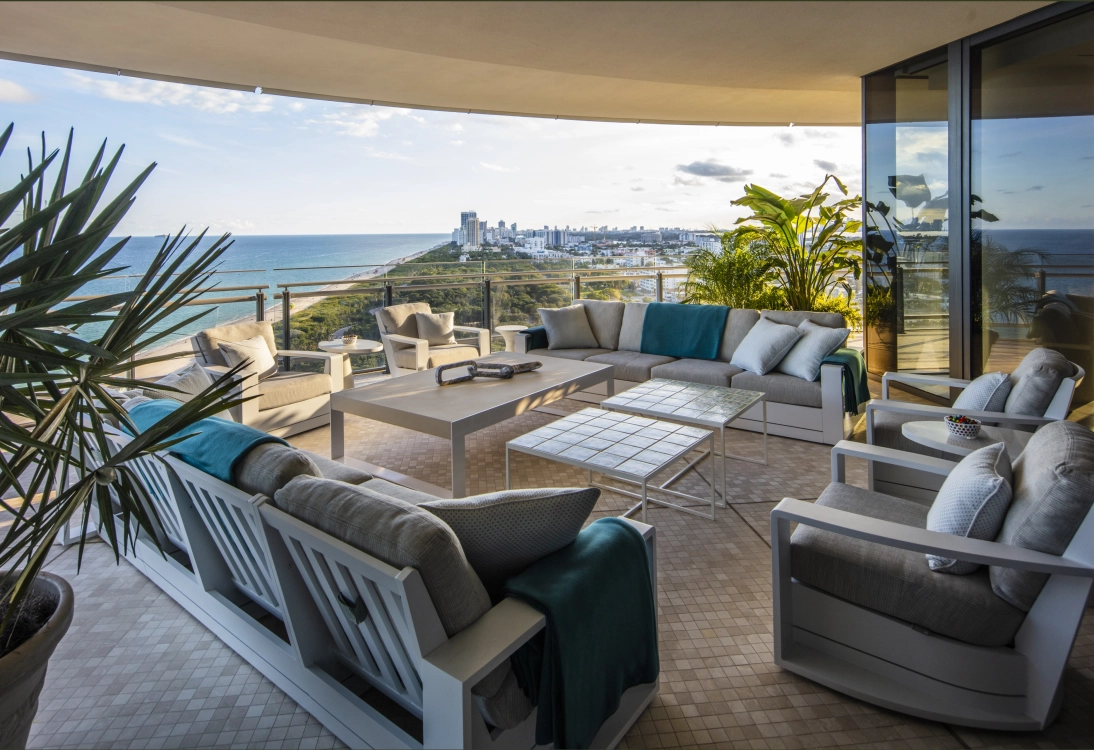 Sunny Isles Beach vs. Miami Beach: The Ultimate Luxury Condo Comparison